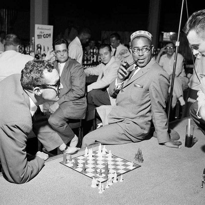 Gene Lees and Dizzy Gillespie play chess